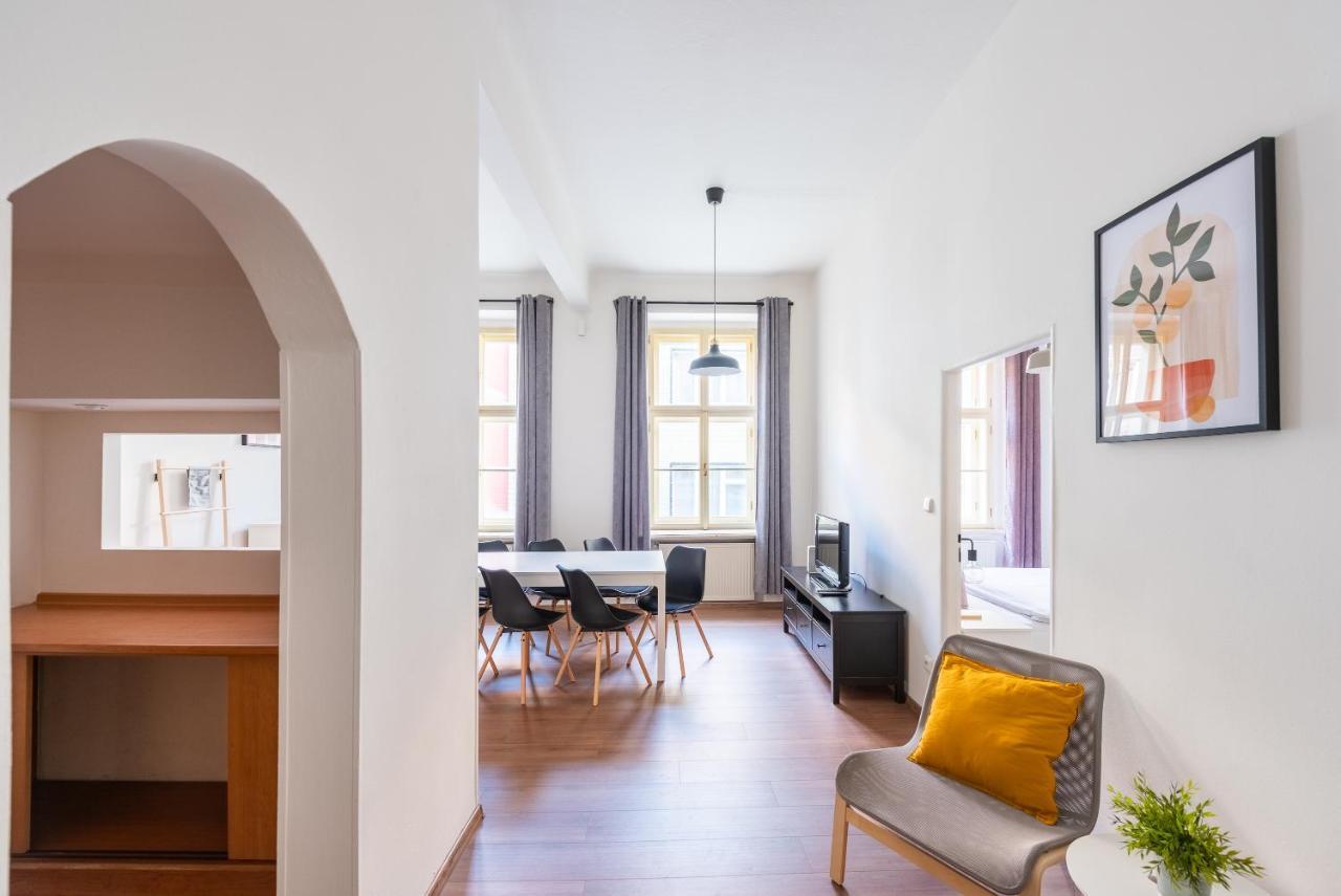 Budget Reznicka Apartment Прага Екстер'єр фото