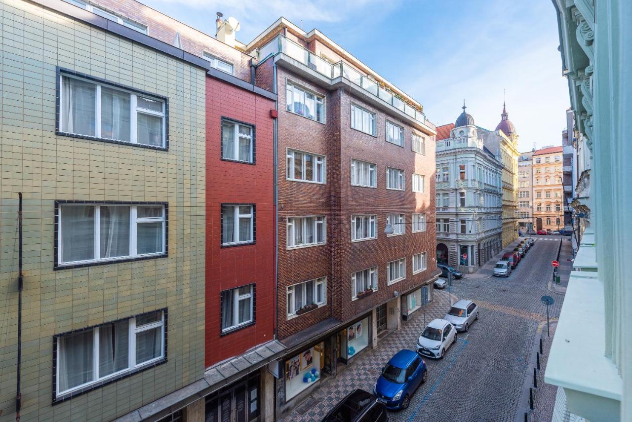 Budget Reznicka Apartment Прага Екстер'єр фото