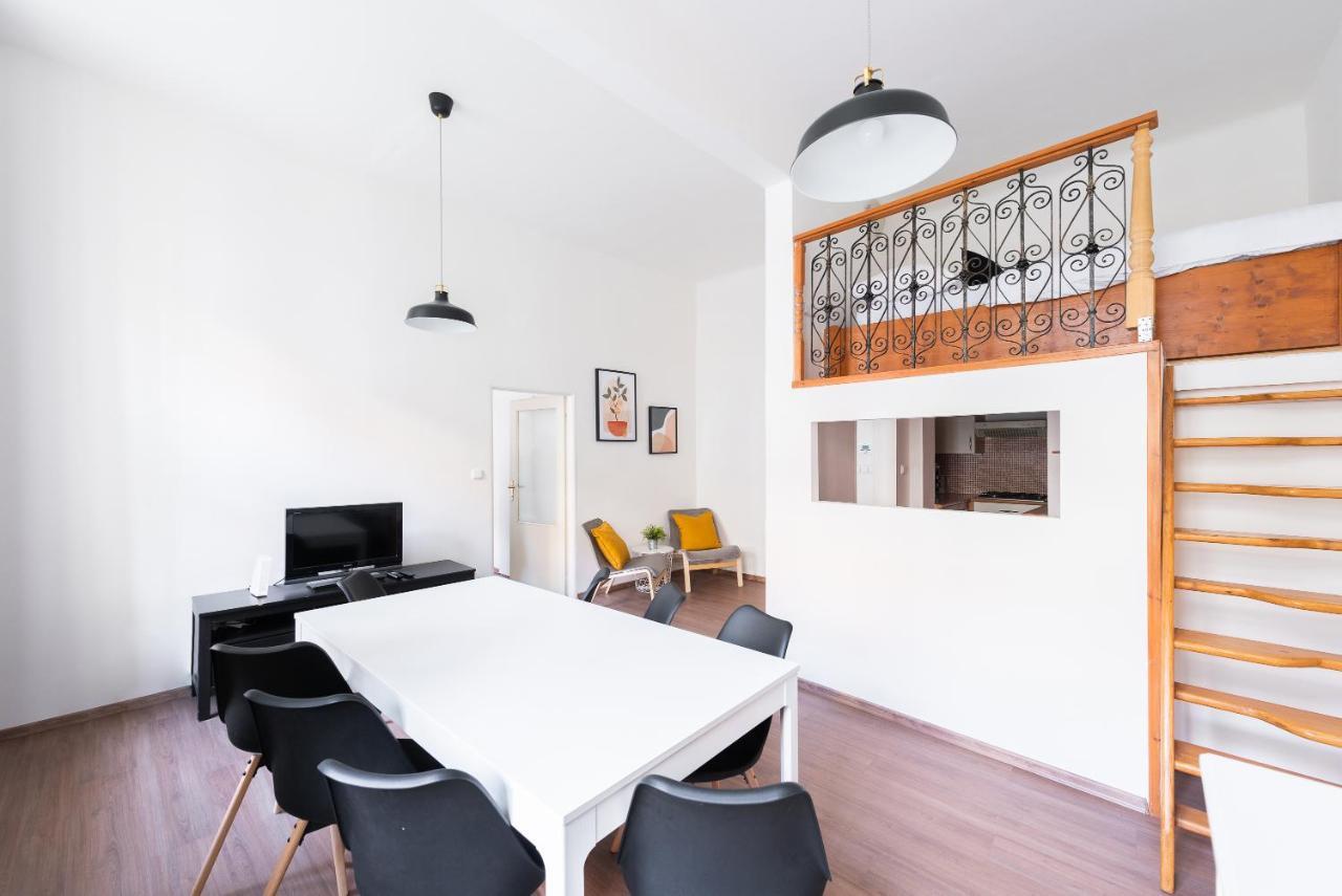 Budget Reznicka Apartment Прага Екстер'єр фото